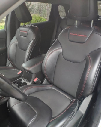 Jeep Cherokee cena 85000 przebieg: 168100, rok produkcji 2019 z Lubartów małe 596
